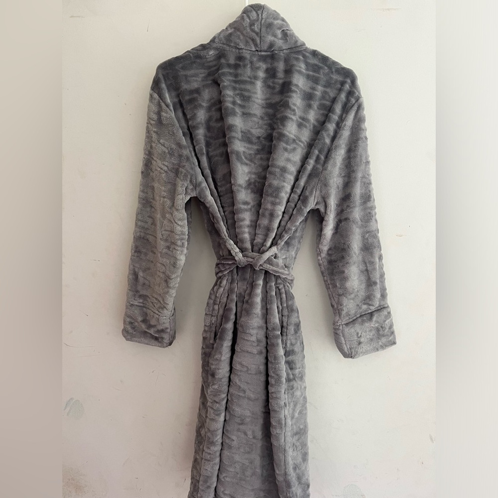 Spyder Robe - Picture 5 of 5